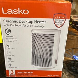 Lasko White Ceramic Desktop Heater